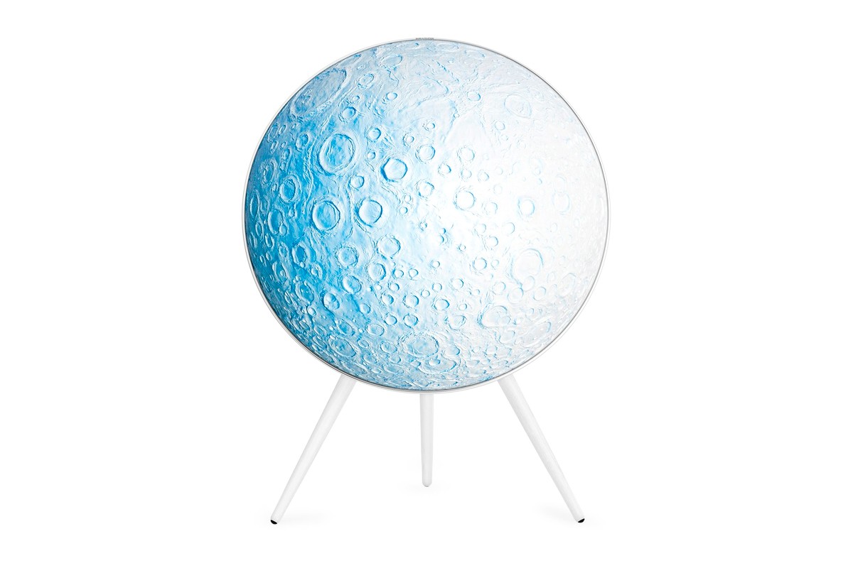 傲世皇朝登录Daniel Arsham把Bang & Olufsen的Beoplay A9音箱重新想象成一个蓝色的月亮